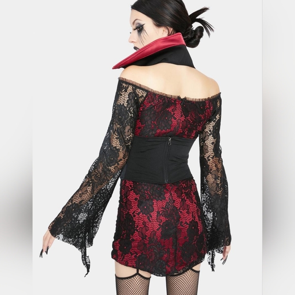 Blood Thirsty Vampire Costume - Picture 10 of 10